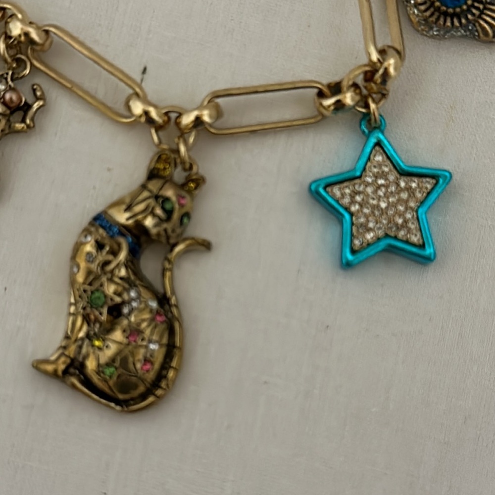 NWT Betsey Johnson Mystical Charm Bracelet - Picture 4 of 7
